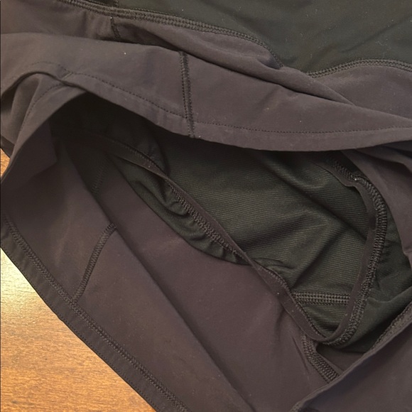 Black Lululemon shorts - Picture 4 of 5